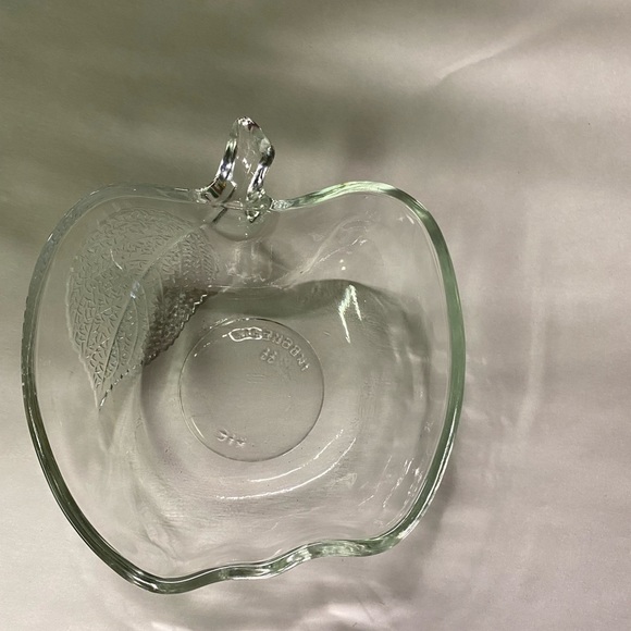 Art Glass Apple Bowl KIG Textured Leaf Dessert Trinket Dish Indonesia Vntg - Picture 2 of 6